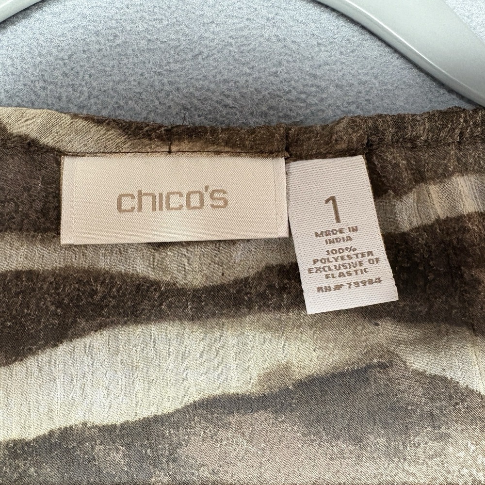 Chicos Size 1 US Medium Brown Abstract Sheer Ruffle Hem Blouse 3/4 Sleeve - Picture 4 of 7